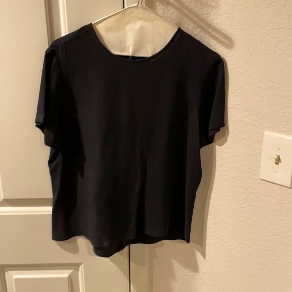 Casual lightweight short sleeve blouse